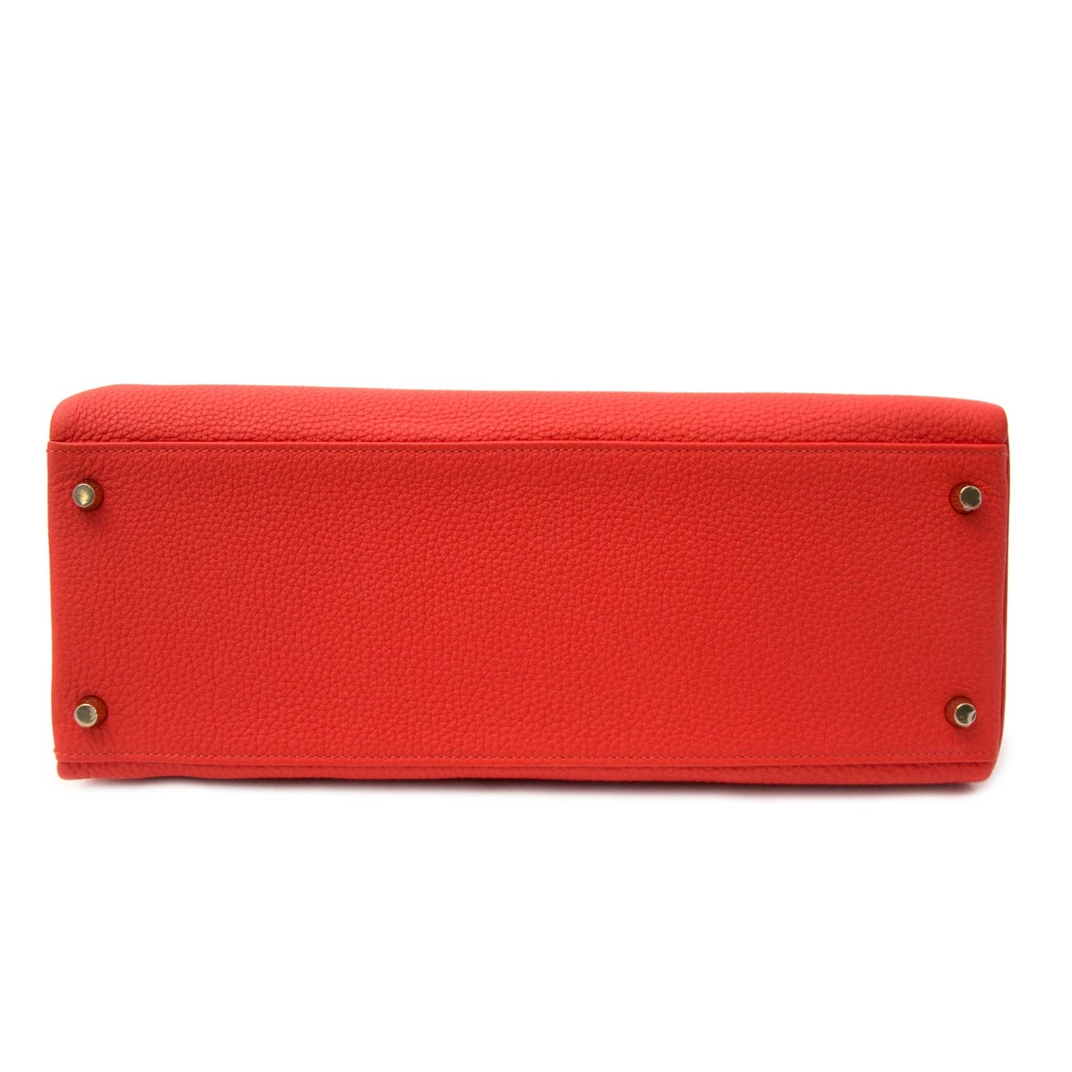 skip the waitinglist and get your Hermès Kelly 35 Togo Capucine GHW right now!