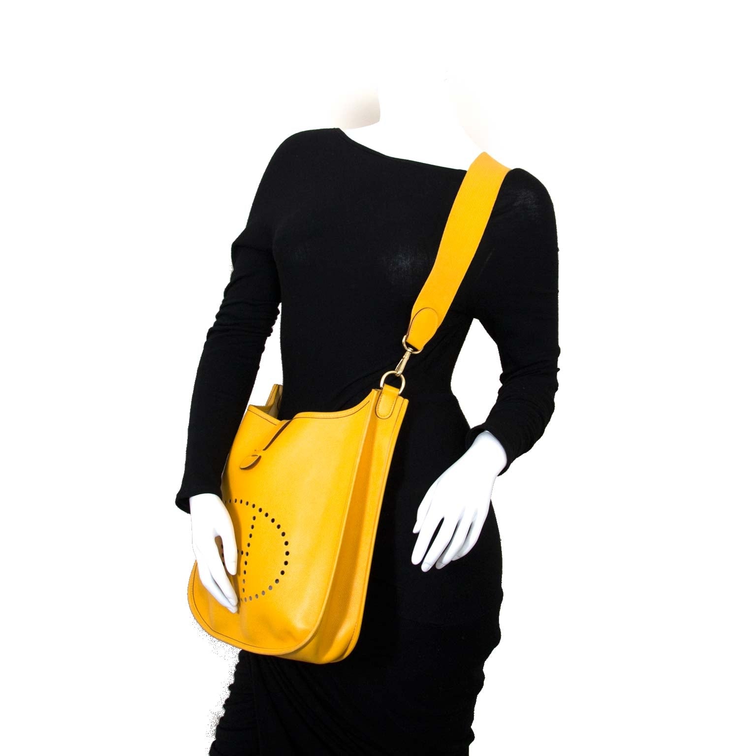 hermès yellow evelyne III 33 Bag now for sale at labellov vintage fashion webshop belgium