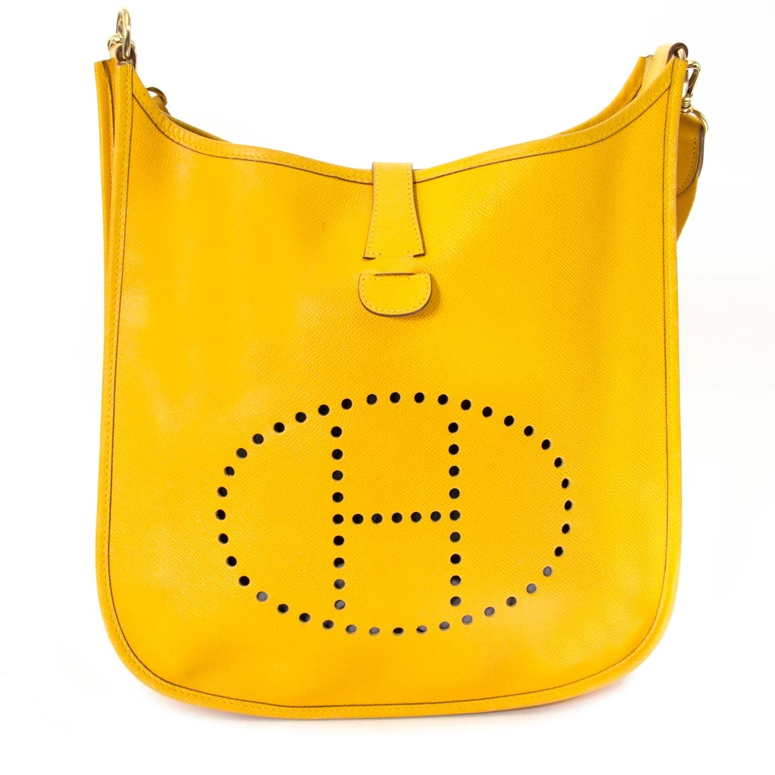hermès yellow evelyne III 33 Bag now for sale at labellov vintage fashion webshop belgium