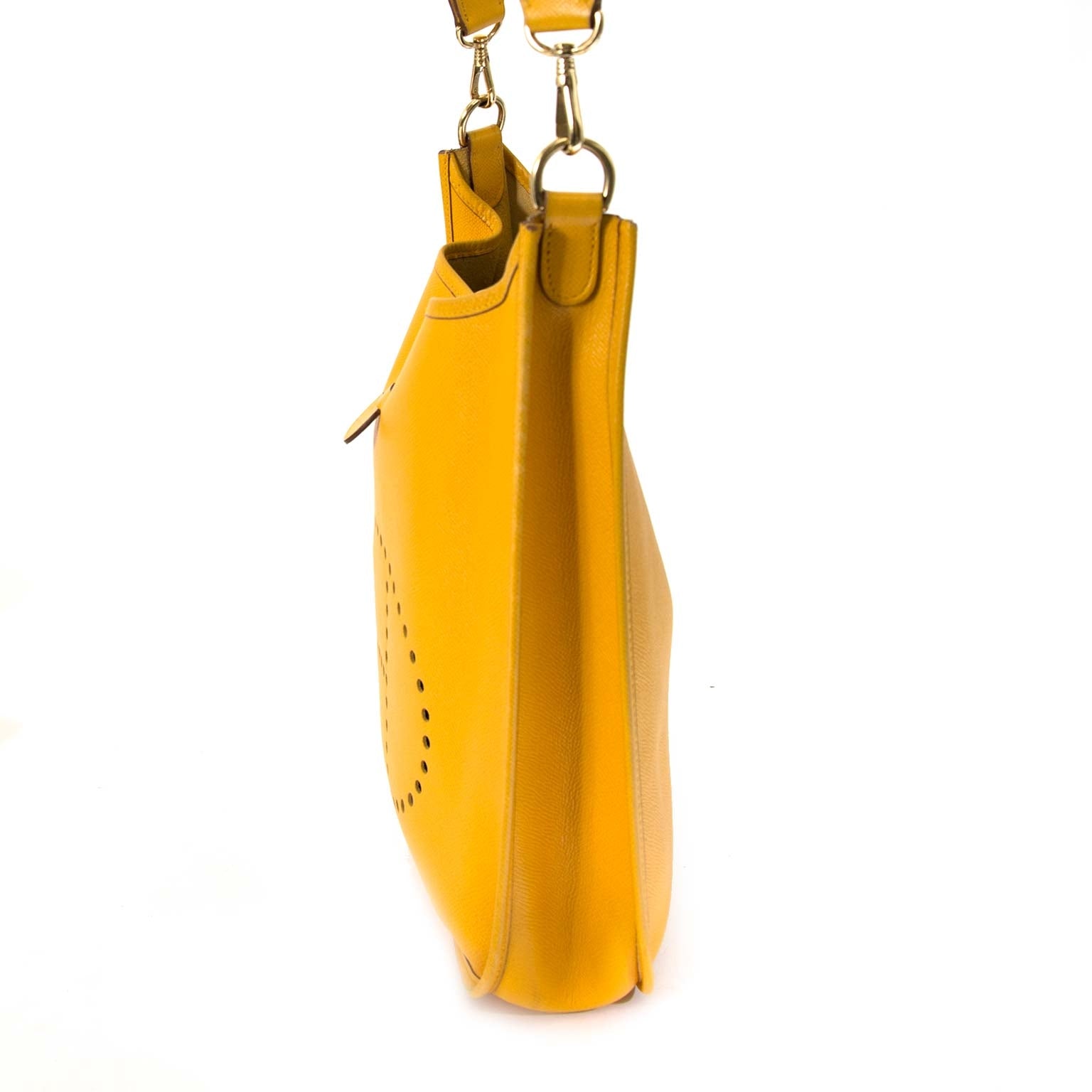 hermès yellow evelyne III 33 Bag now for sale at labellov vintage fashion webshop belgium