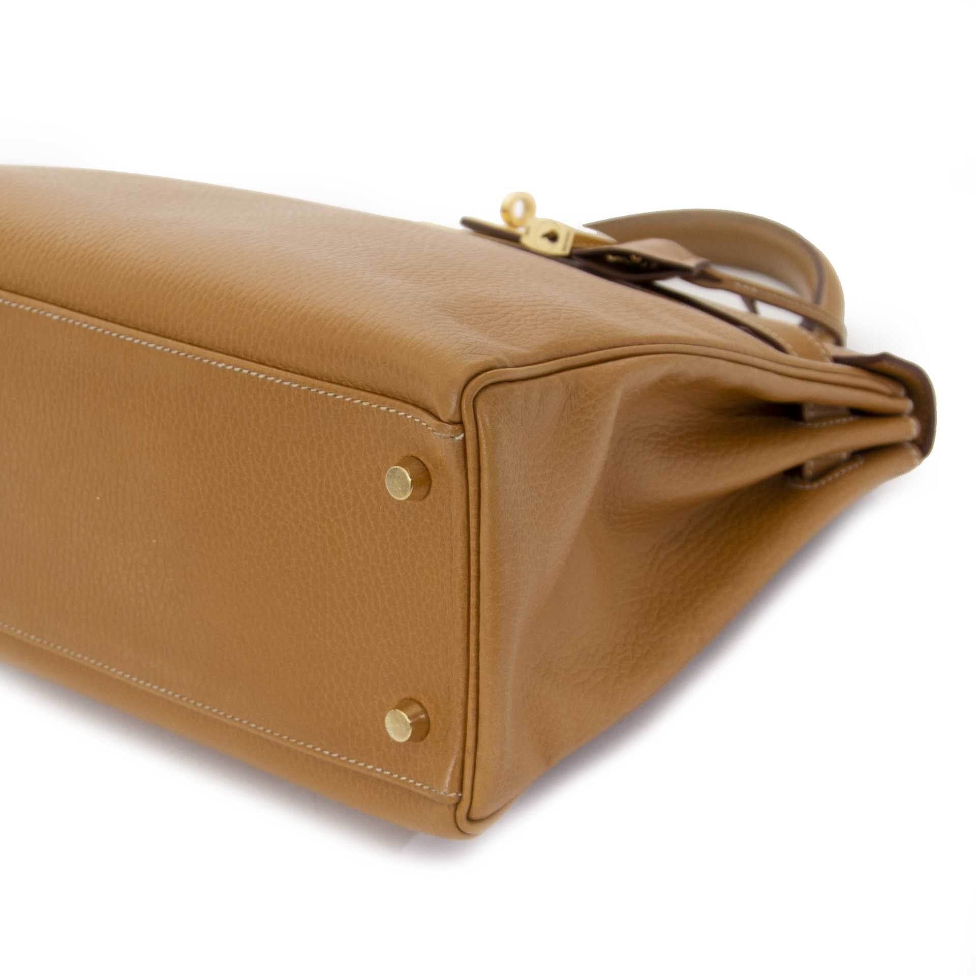 vindt uw Hermès Kelly 32 Veau Ardennes Natural Color bij labellov.com