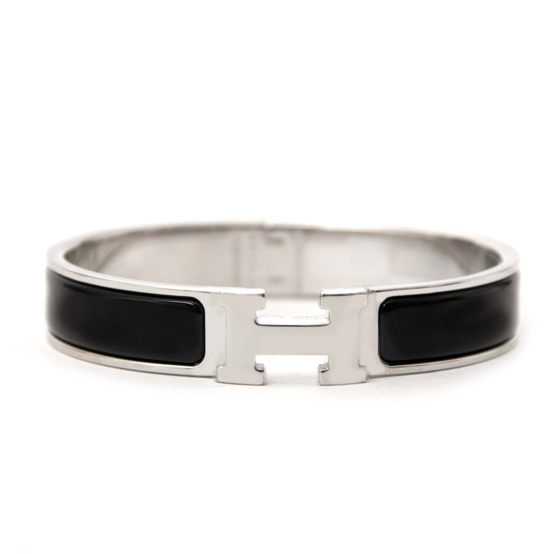 koop veilig online aan de beste prijs jou tweedehands Never Used Hermes Black H Bracelet