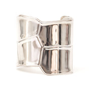 shop worldwide safe online at the best price Hermès Silver Croco Embossed Cuff