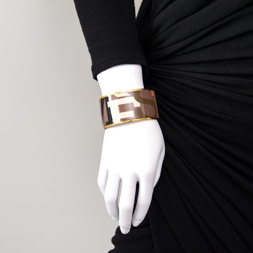 Koop veilig online tweedehands Hermès Printed Enamel Bangle Bracelet net als nieuw
