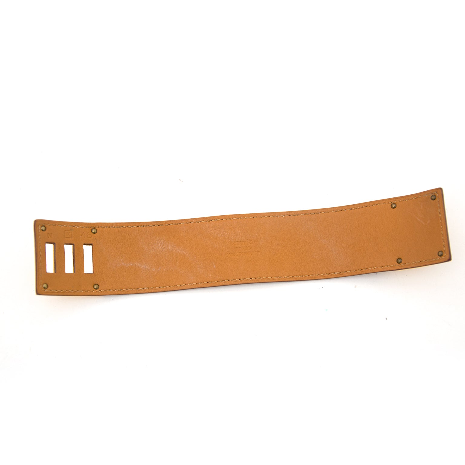 Maintenant en stock sur www.labellov.com un vrai Hermès bracelet au meilleur prix.