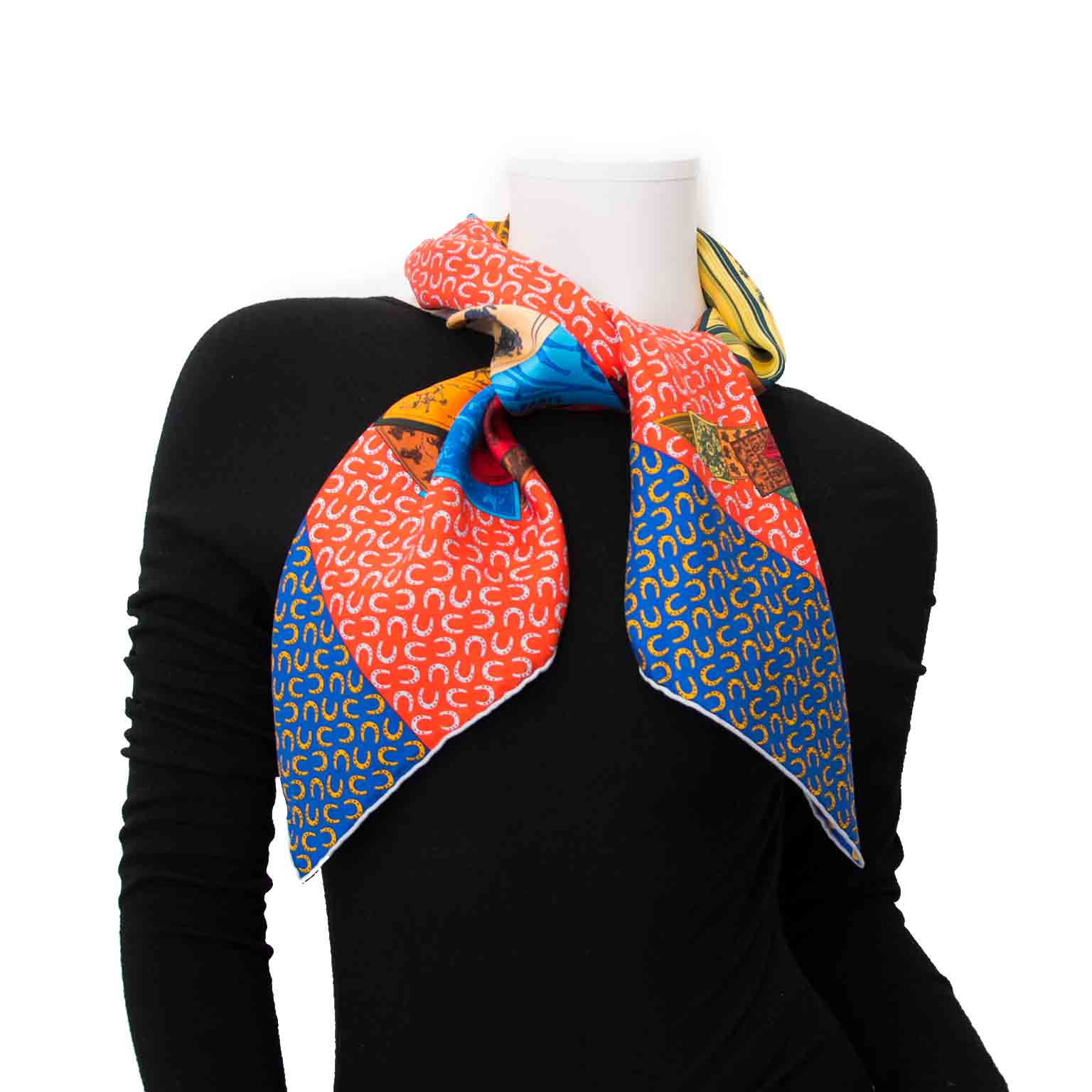 Koop uw authentieke en originele Hermès Silk Carré 'A Cheval sur Mon Carré' by Balli Baret aan de beste prijs bij Labellov