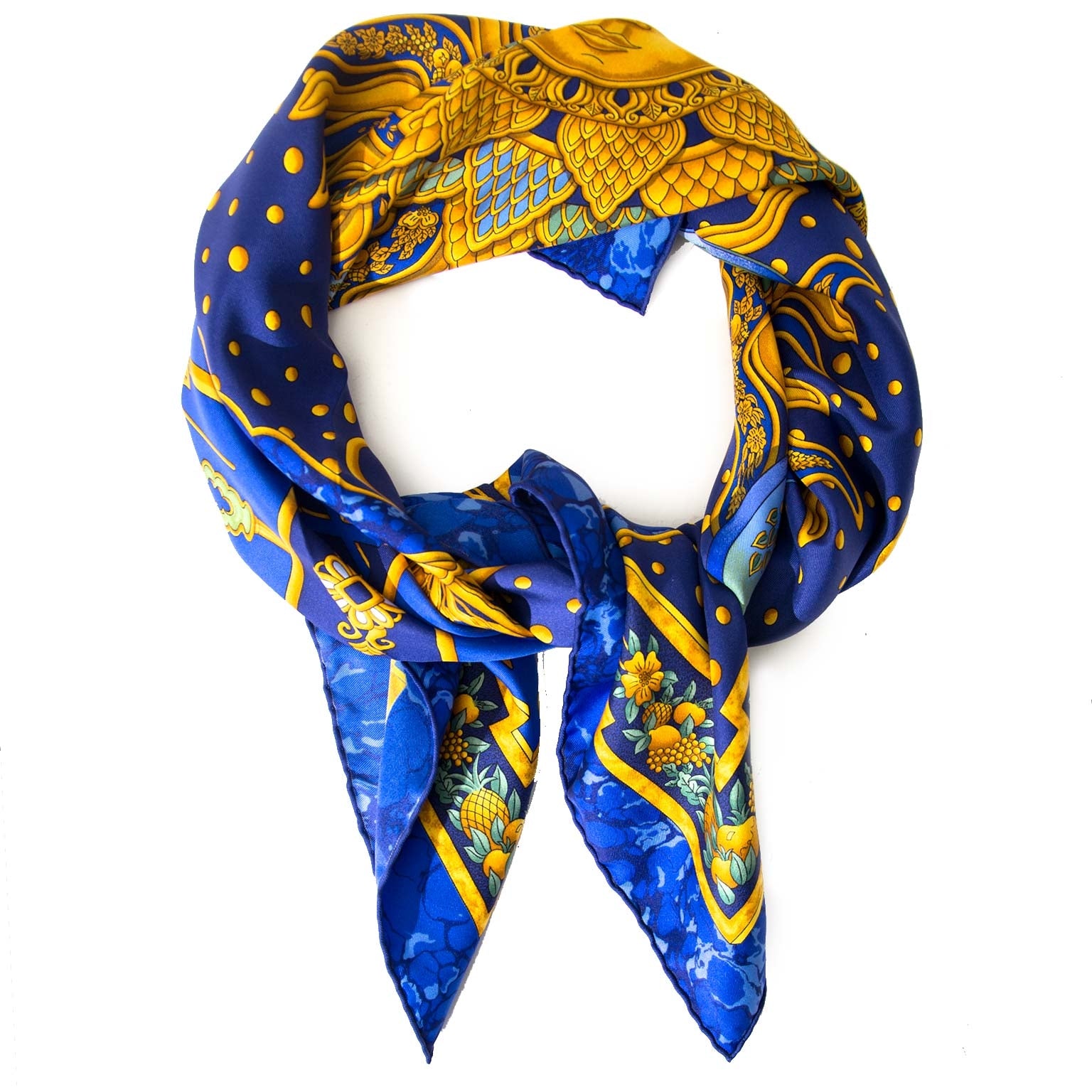Hermès Carré de Soie 'Carpe Diem' for sale online at Labellov secondhand luxury in Antwerp