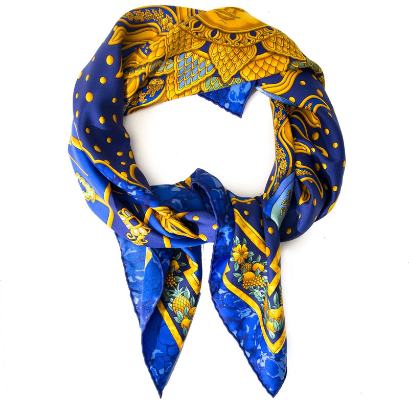 Hermès Carré de Soie 'Carpe Diem' for sale online at Labellov secondhand luxury in Antwerp