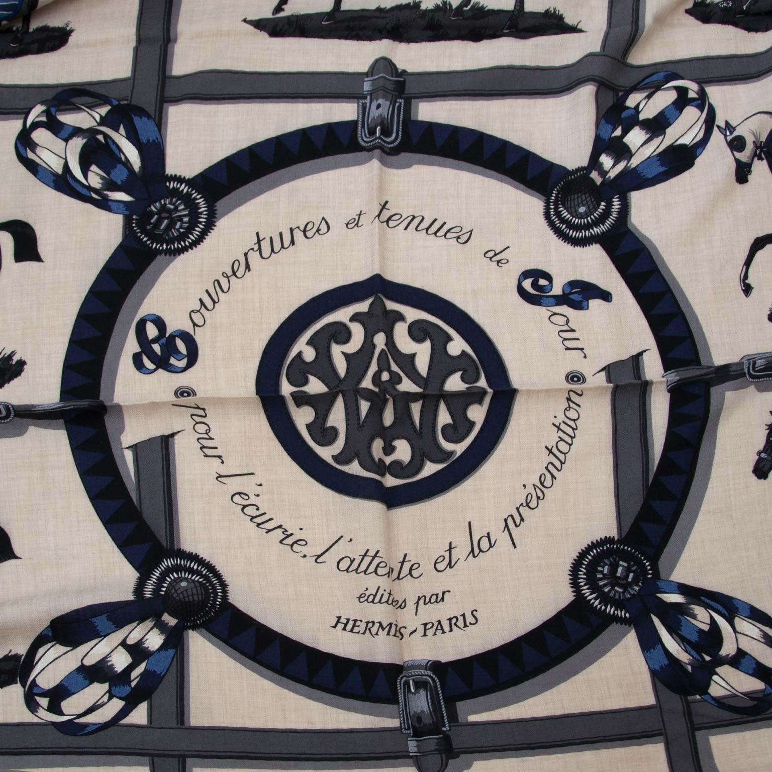des écharpes d'Hermès seconde-à-main à labellov vintage webshop de mode