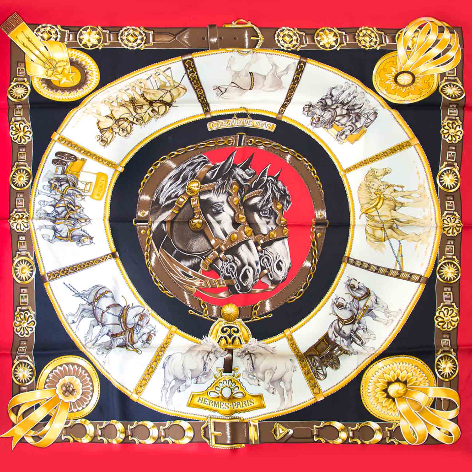Koop en verkoop uw Hermès Carré de Soie 'Chevaux de Trait'