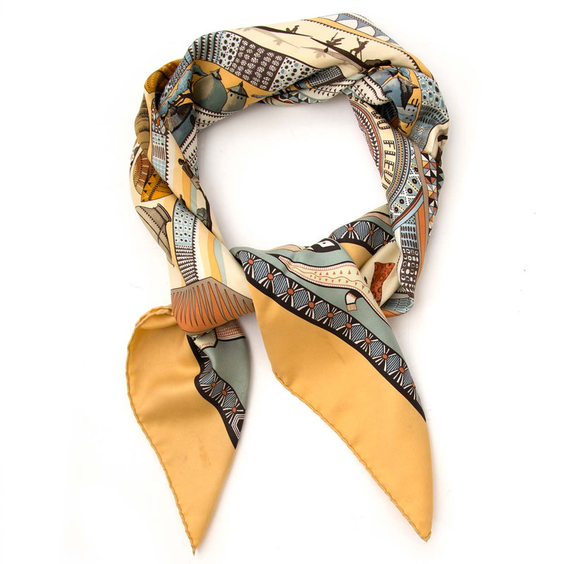 Buy authentic hermes scarfs at Labellov. Safe online shopping. Koop authentieke hermes sjaaltjes bij Labellov. Veilig online shoppen. Achetez d'authentic écharpes Hermes chez Labellov. Achats en ligne en toute securité.