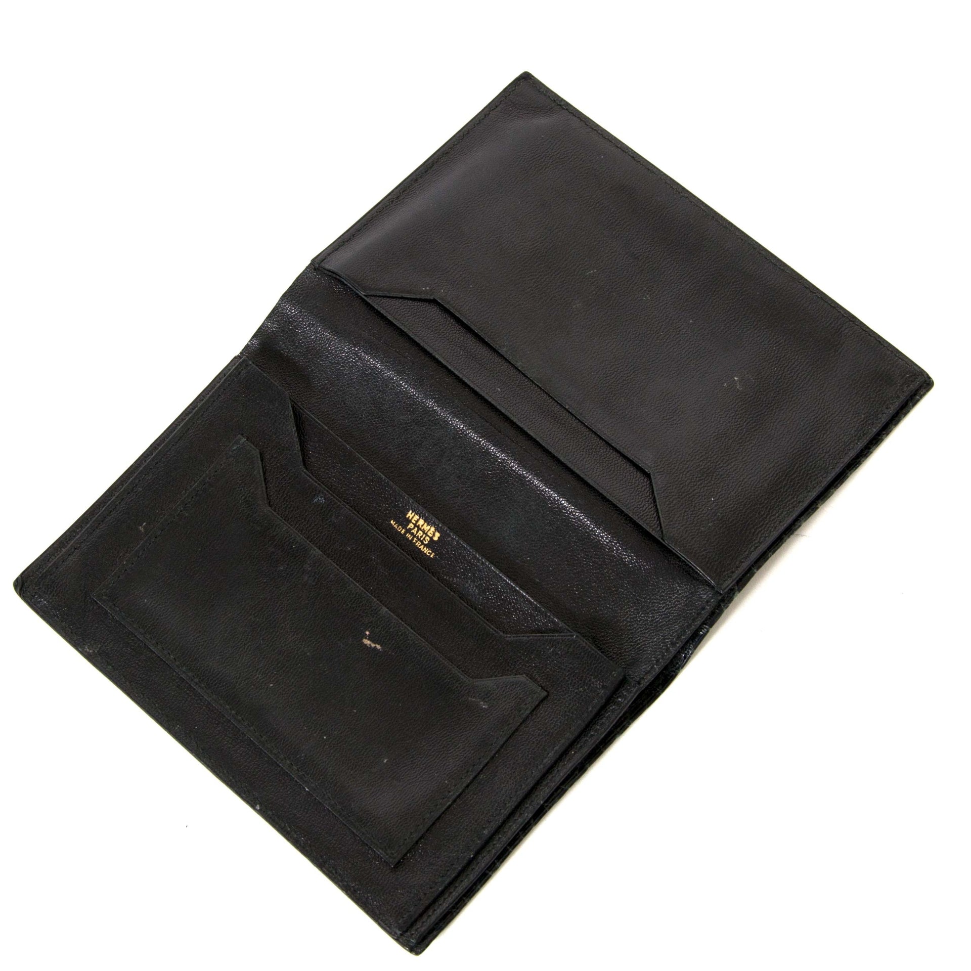 Hermès Black Vintage Crocodille Passport Holder labellov vintage fashion webshop belgium