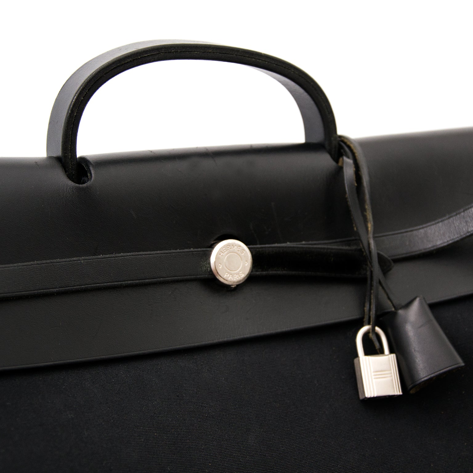 Tweedehands Hermès herbag nu zonder risico te koop op www.labellov.com aan de beste prijs.