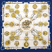 Vintage Hermès carré scarf for the best price at Labellov webshop. Safe and secure online shopping with 100% authenticity. Vintage Hermès carré foulards pour le meilleur prix.