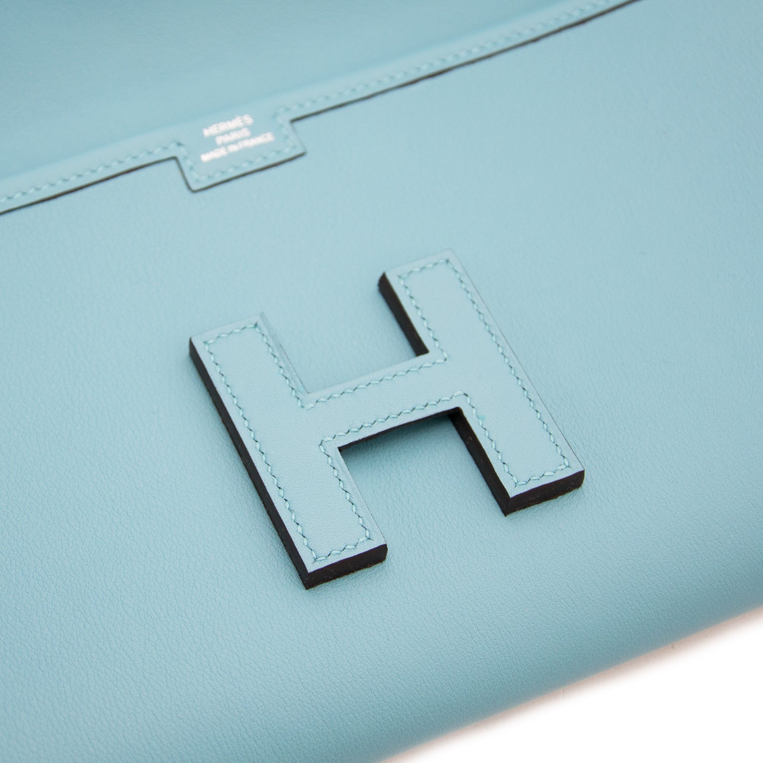 Buy safe and secure online at labellov.com Hermes Jige Elan clutch now online for the best price
