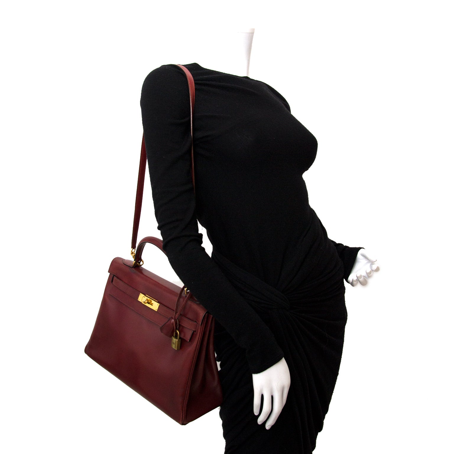 Shop safe online at labellov.com. Kelly Hermes Boxcalf 32+ strap. labellov.com