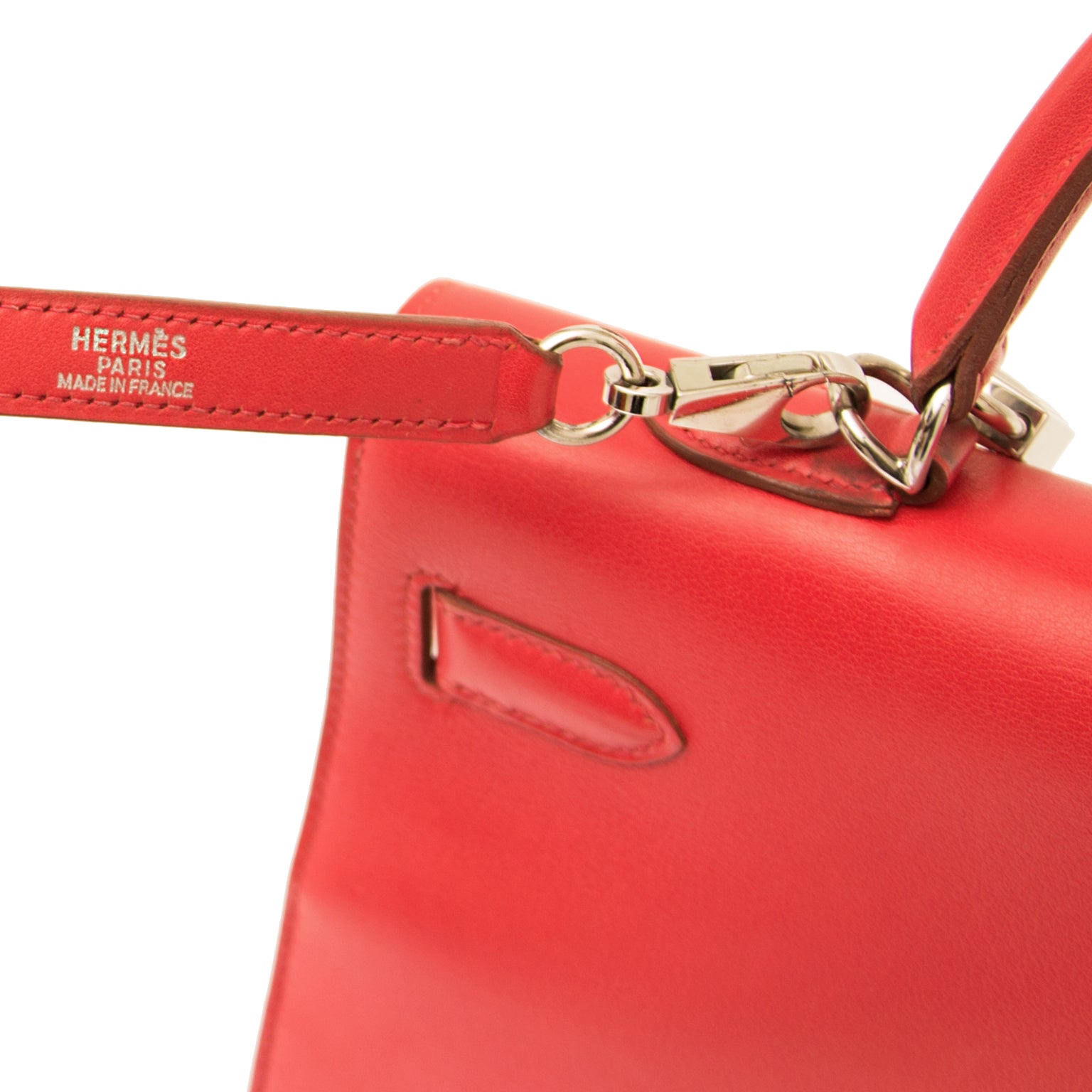 Authentieke Vintage Hermes Kelly Sellier 35 Bougainvillea rood swift leder PHW voor juiste prijs bij LabelLOV vintage webshop. second hand vintage Vintage Hermes Kelly Red swift sellier with strap. Veilig online winkelen. Luxe, vintage, mode. Antwerpen, B