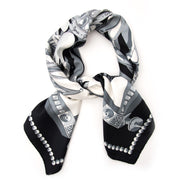 Vintage Hermès scarfs for the best price at Labellov webshop. Safe and secure online shopping with 100% authenticity. Vintage Hermès foulards pour le meilleur prix.