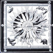 Vintage Hermès Cuillers D'Afrique scarfs for the best price at Labellov webshop. Safe and secure online shopping with 100% authenticity. Vintage Hermès Cuillers D'Afrique foulards pour le meilleur prix.