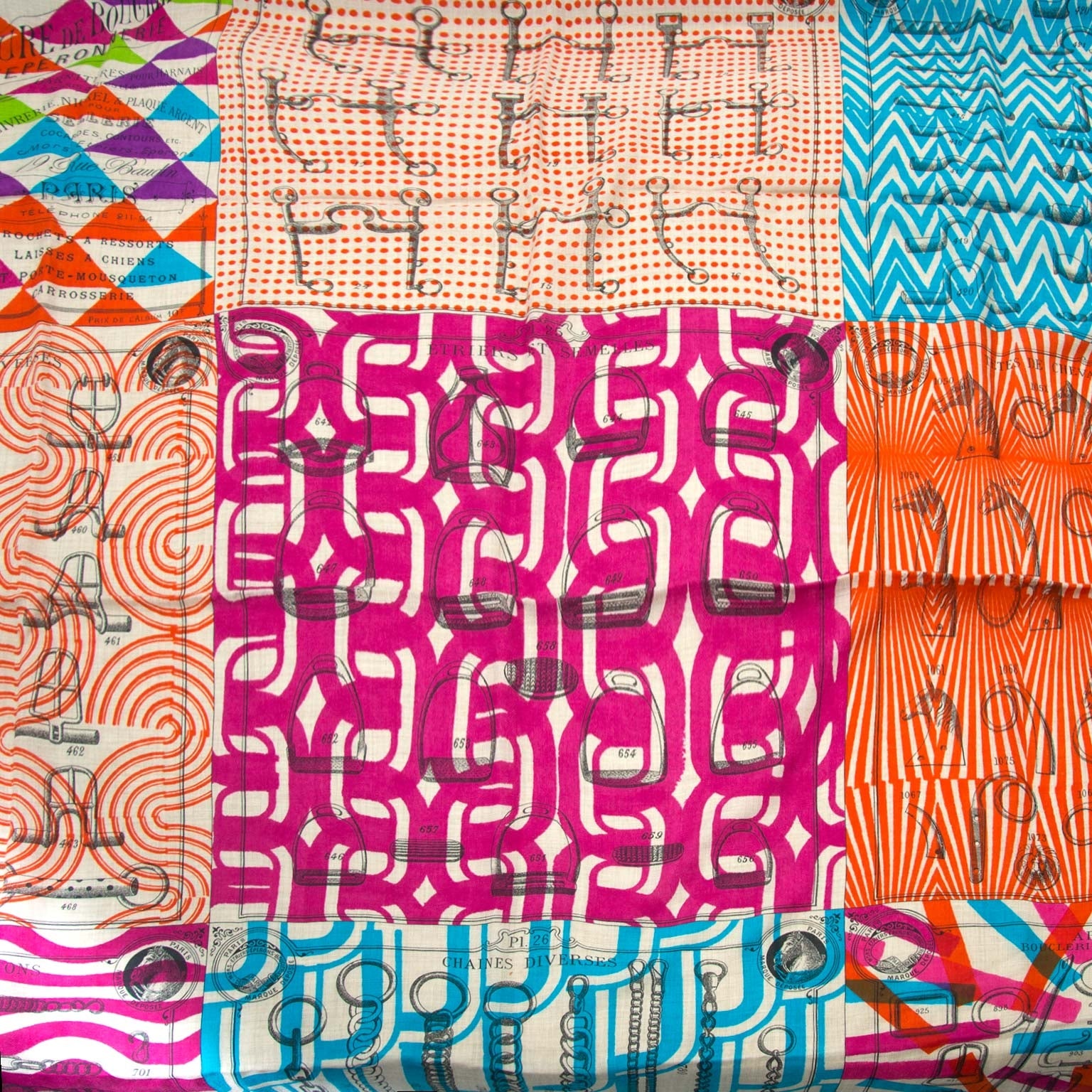 Hermès Paris Carré 'Etriers' XL Cashmere & Silk Scarf online tegen de beste prijs