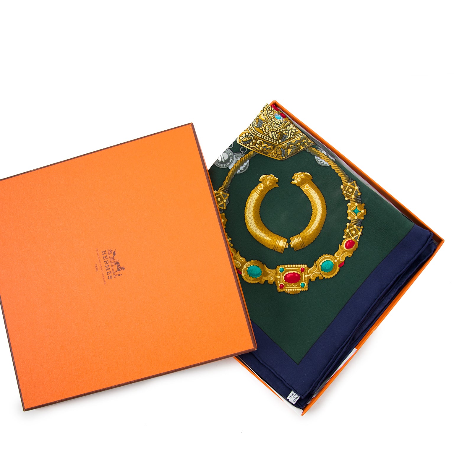 Buy safe and secure online at labellov.com hermes carré foulard Kosmima