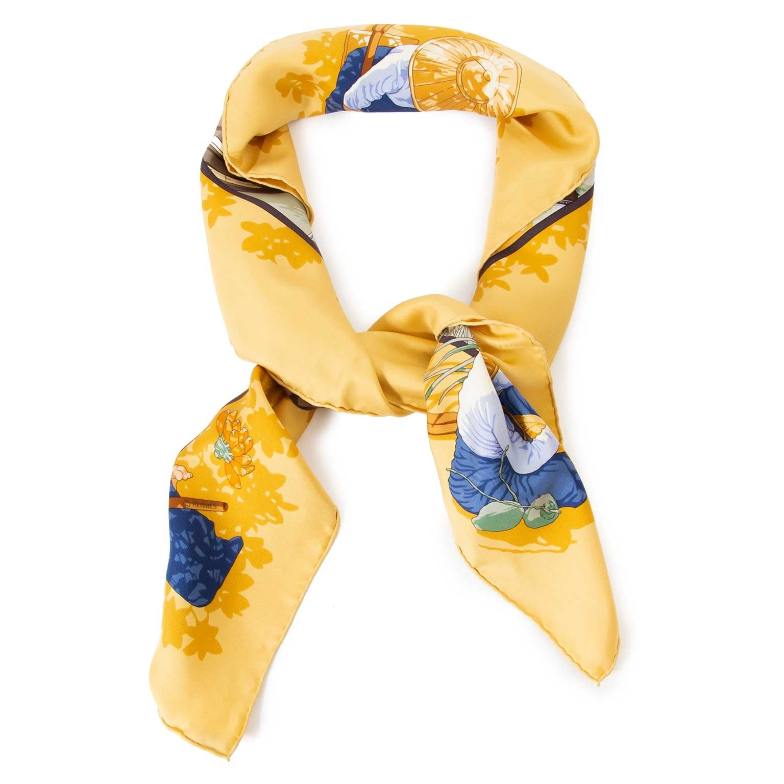 hermes carre silk marche flottant scarf now for sale at labellov vintage fashion webshop belgium