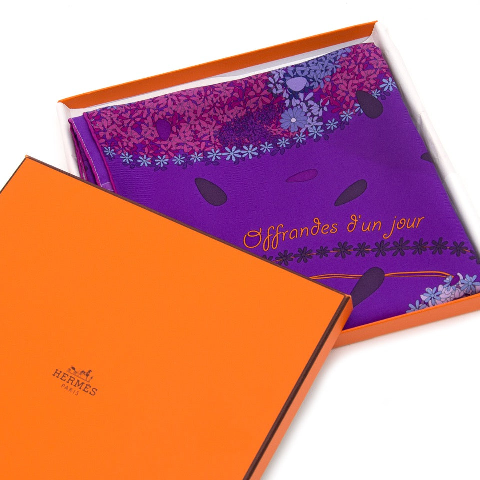 Hermes vintage secondhand scarf foulard 'Offrandes d'un jour'