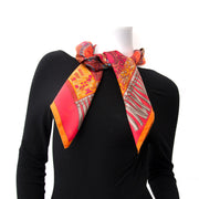 Searching for the perfect Hermès scarf? We buy and sell your 100% authentic handbags and accessories for the best price. Zoekt u de ideale Hermès sjaal? Wij kopen en verkopen uw 100% authentieke handtassen en accessoires voor de beste prijs.