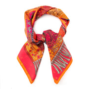 Vintage Hermès Sur Un Tapis Volant scarfs for the best price at Labellov webshop. Safe and secure online shopping with 100% authenticity. Vintage Hermès Sur Un Tapis Volant foulards pour le meilleur prix.