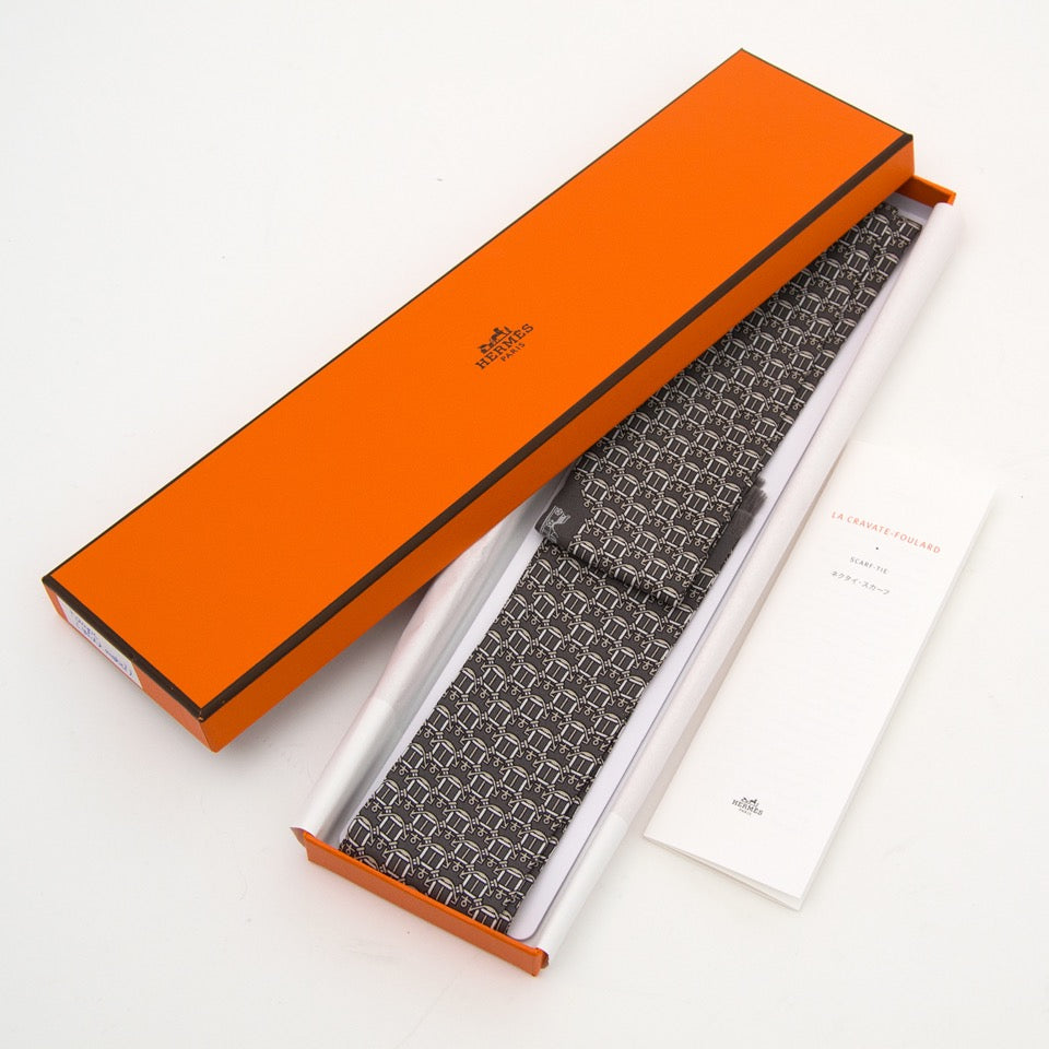 Preloved Hermès La Cravate-Foulard for the best price safe and secure online