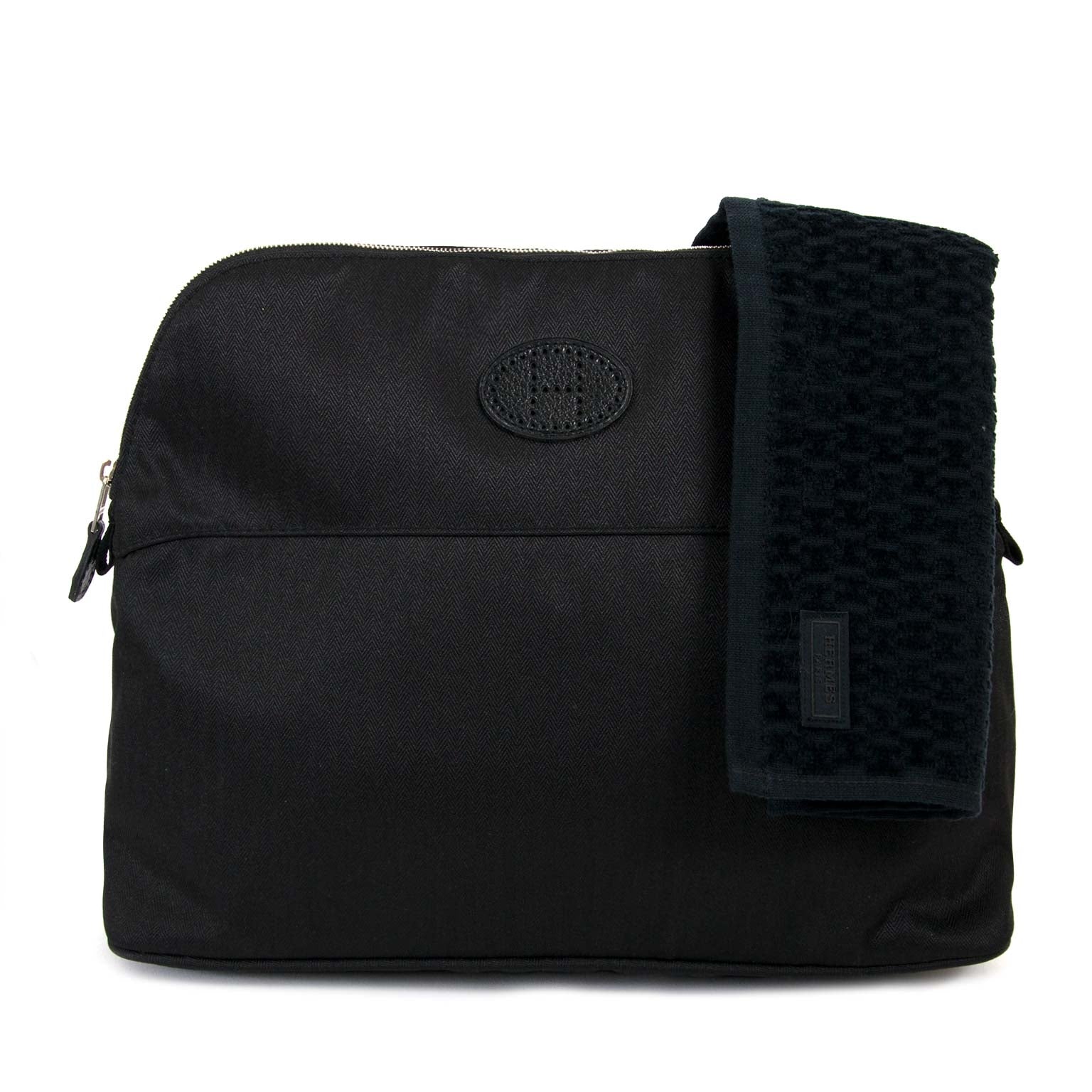 hermès black toiletry bag and towel now for sale at labellov vintage fashion webshop belgium