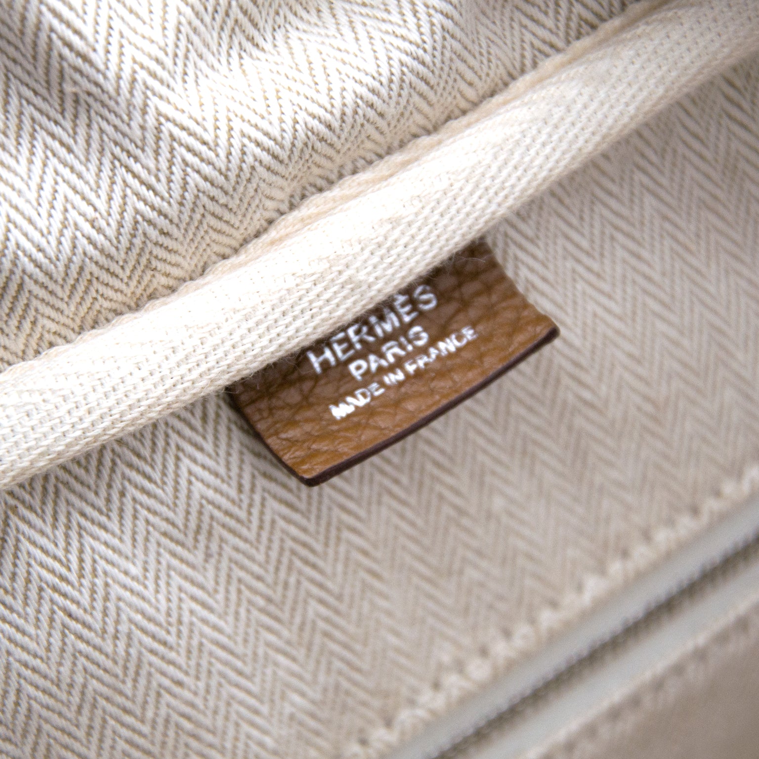 shop safe online at the best price acheter en ligne pour le meilleur prix Hermes Alezan Victoria II Fourre-Tout
