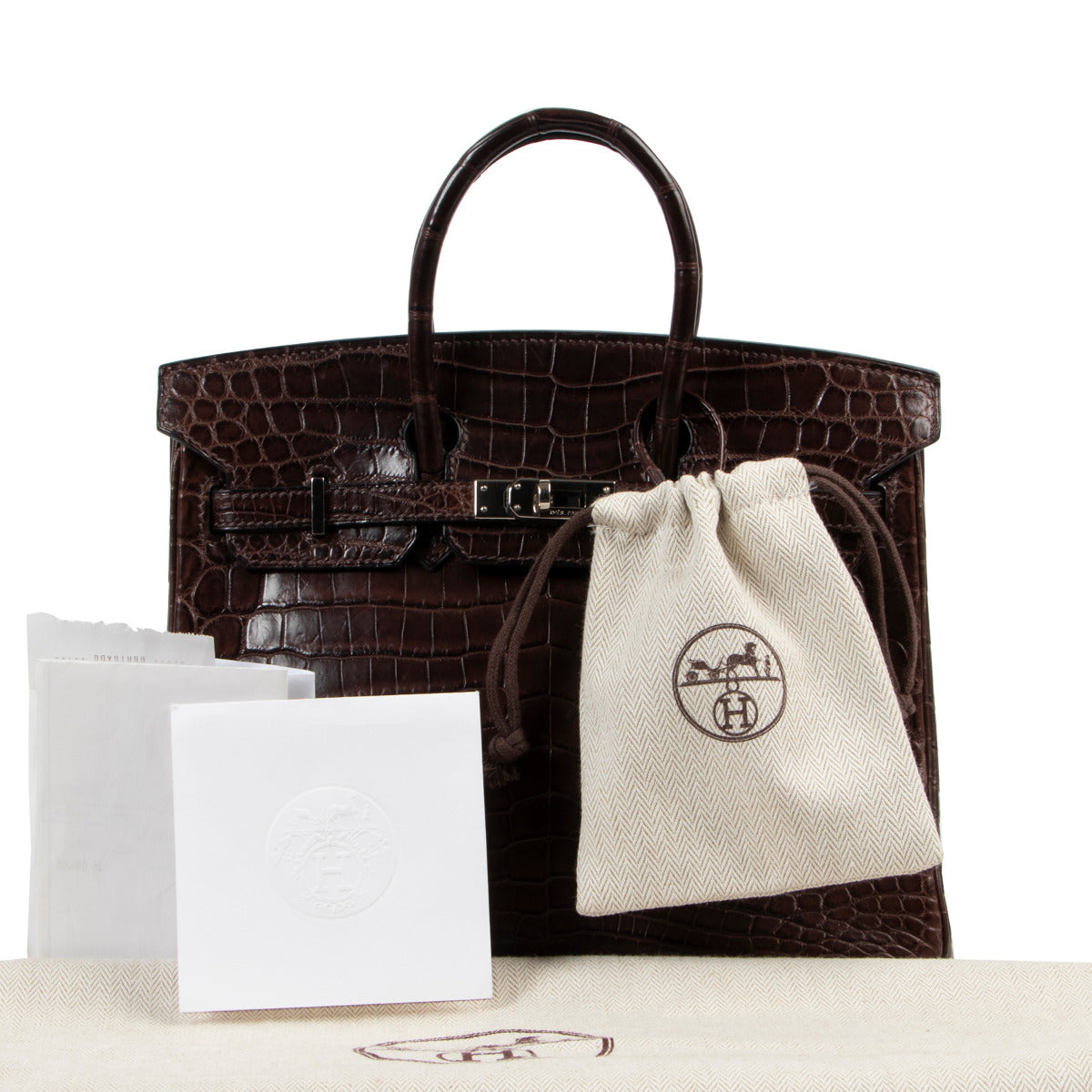 Hermès Birkin Croco 25 Niloticus Havane for the best price available at Labellov secondhand luxury in Antwerp Belgium. Buy brand new designer bags for the best price at Labellov.
