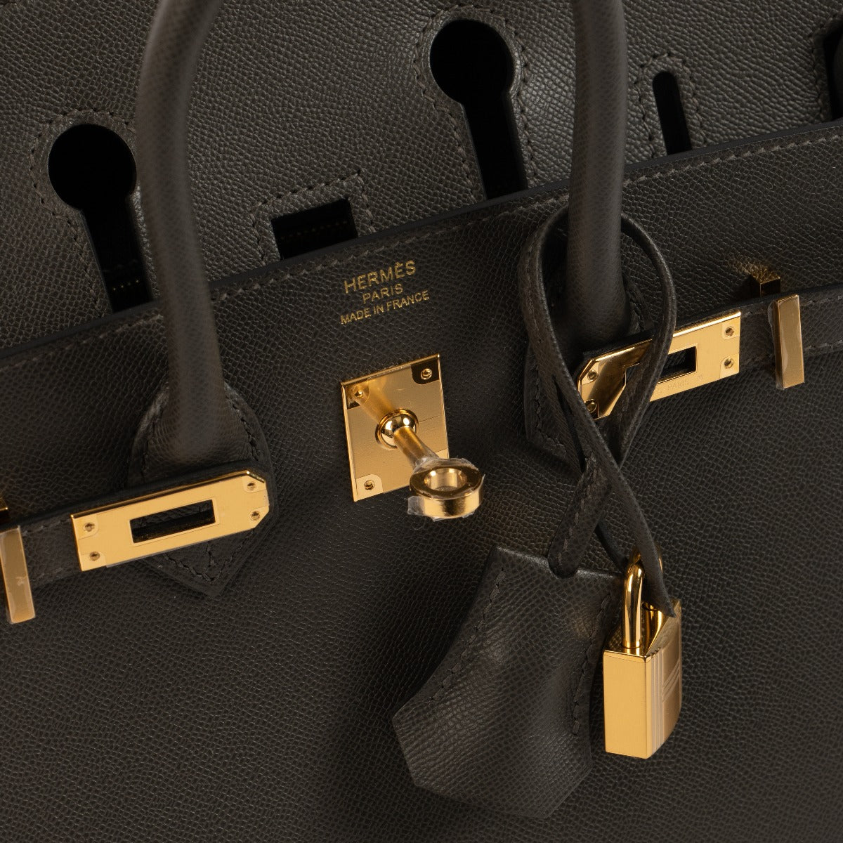 Authentic second hand brand new Hermès Birkin 25 Graphite Veau Madam logo stamp detail on www.labellov.com
