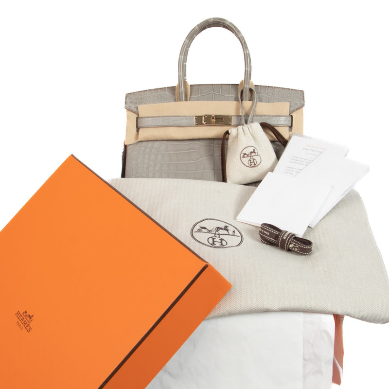 Shop safe online at Labellov at Labellov in Antwerp, Brussels and Knokke this 100% authentic second hand Hermès HSS Birkin 30 Gris Perle Alligator PBHW