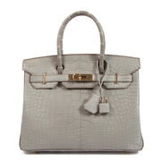 Shop safe online at Labellov at Labellov in Antwerp, Brussels and Knokke this 100% authentic second hand Hermès HSS Birkin 30 Gris Perle Alligator PBHW