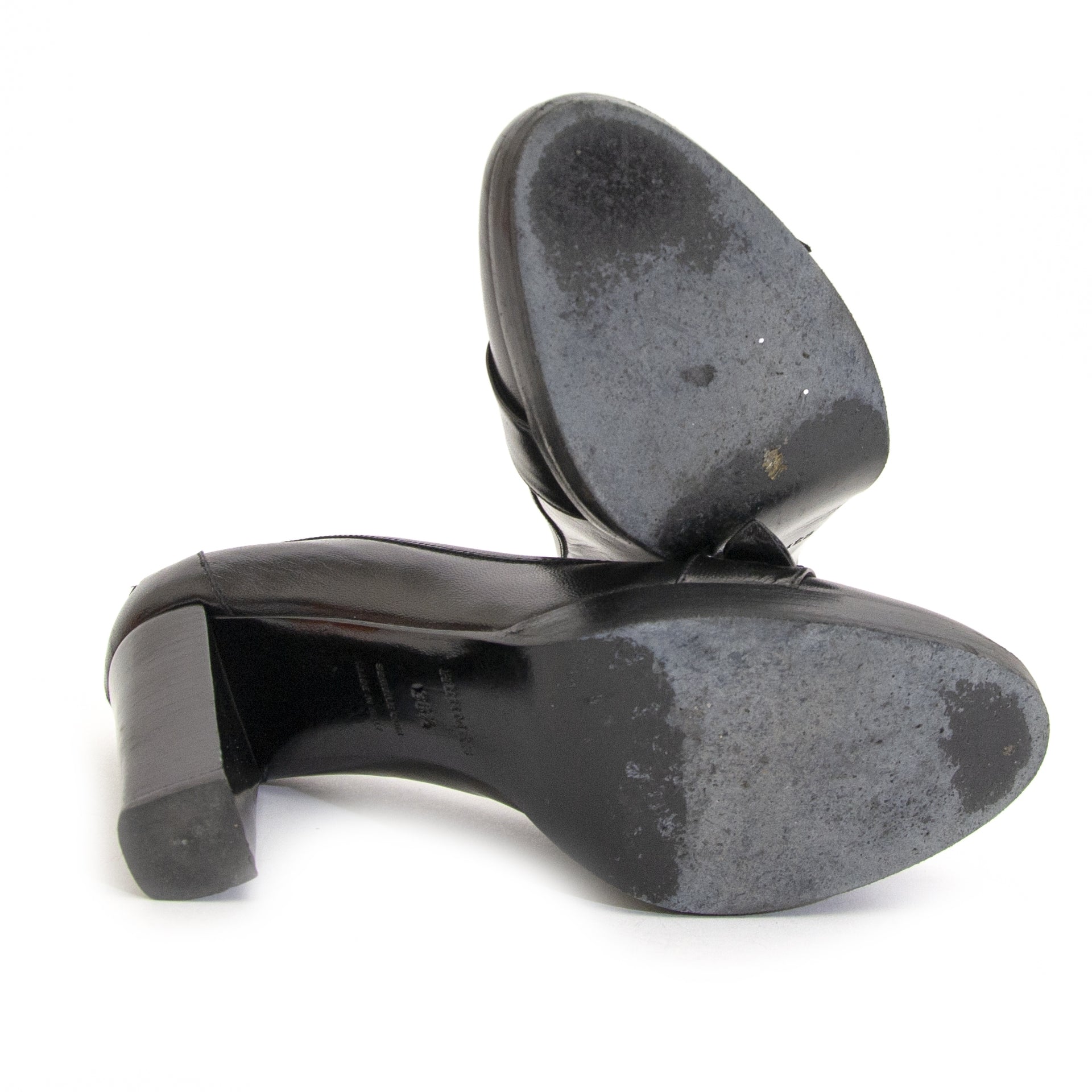 Hermes Black Leather Heeled Loafers - Size 38.5 now for sale at labellov vintage fashion webshop belgium