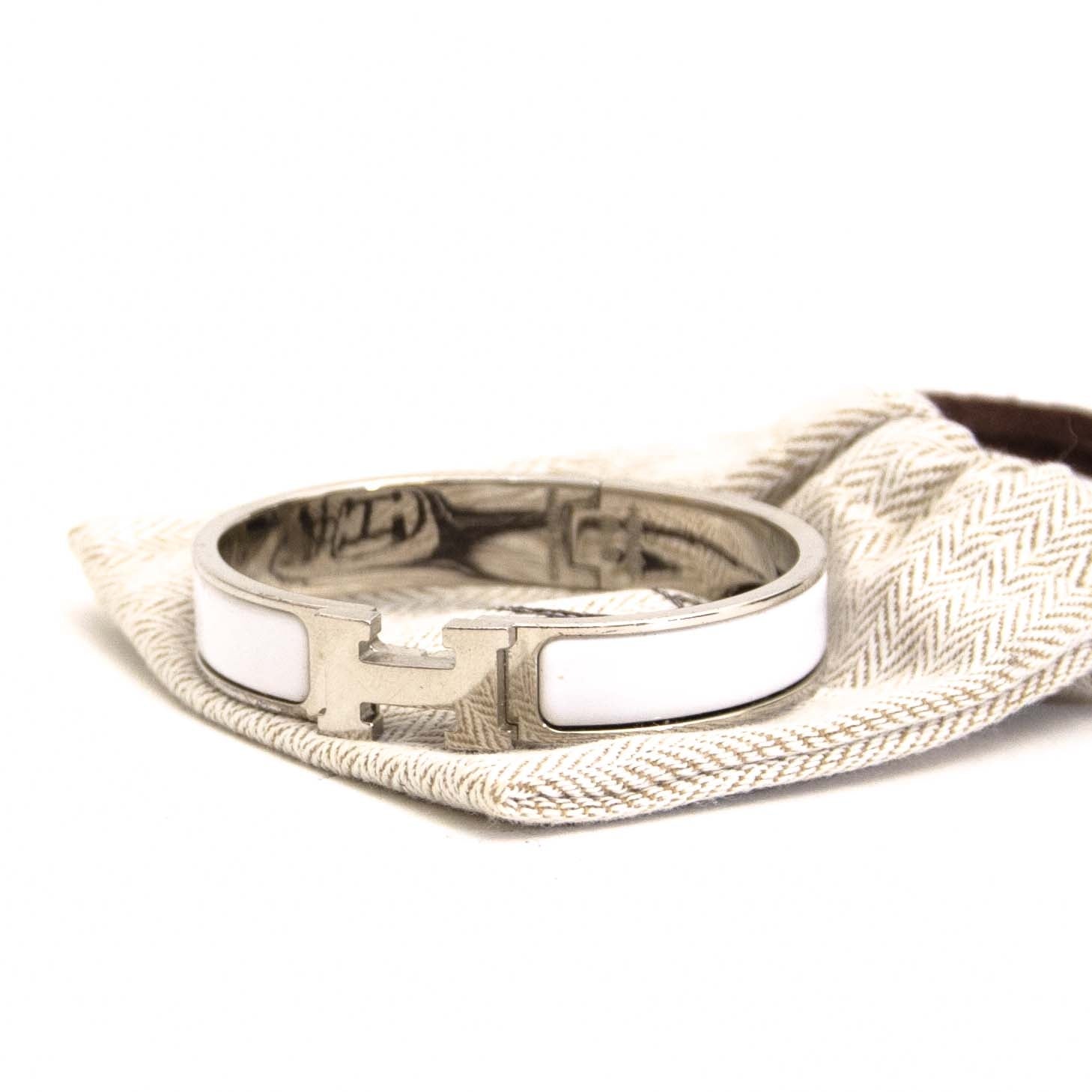 Koop authentieke tweedehands Hermès White Clic H Bracelet online webshop LabelLOV