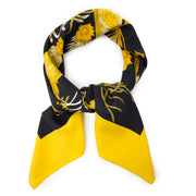 Shop safe online aan de beste prijs Hermès Carré 'The Golden Rooster' Silk Scarf bij Labellov.com