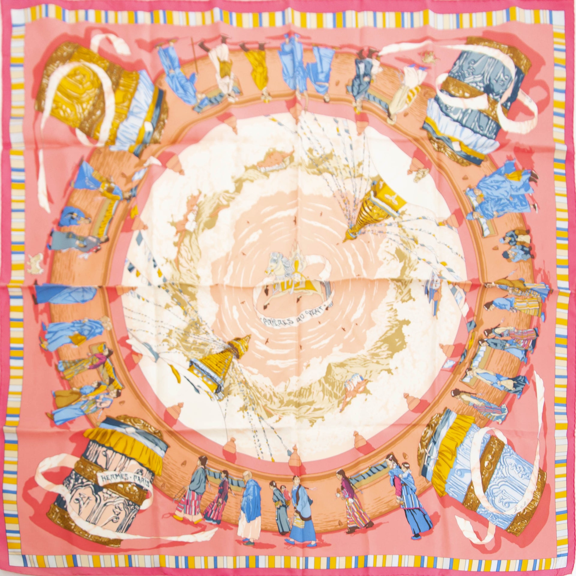 Koop authentieke tweedehands Hermès Carré Prières Au Vent Pink bij online webshop LabelLOV