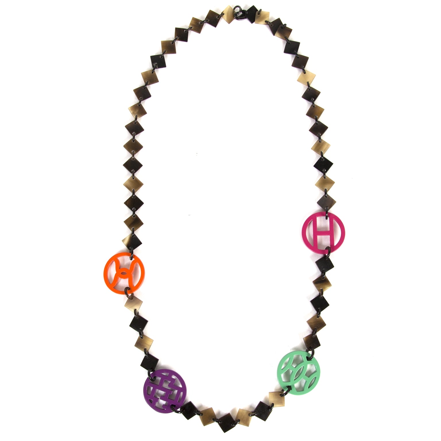 Bent u op zoek naar een authentieke Hermès 'Horn And Lacquer' Necklace?