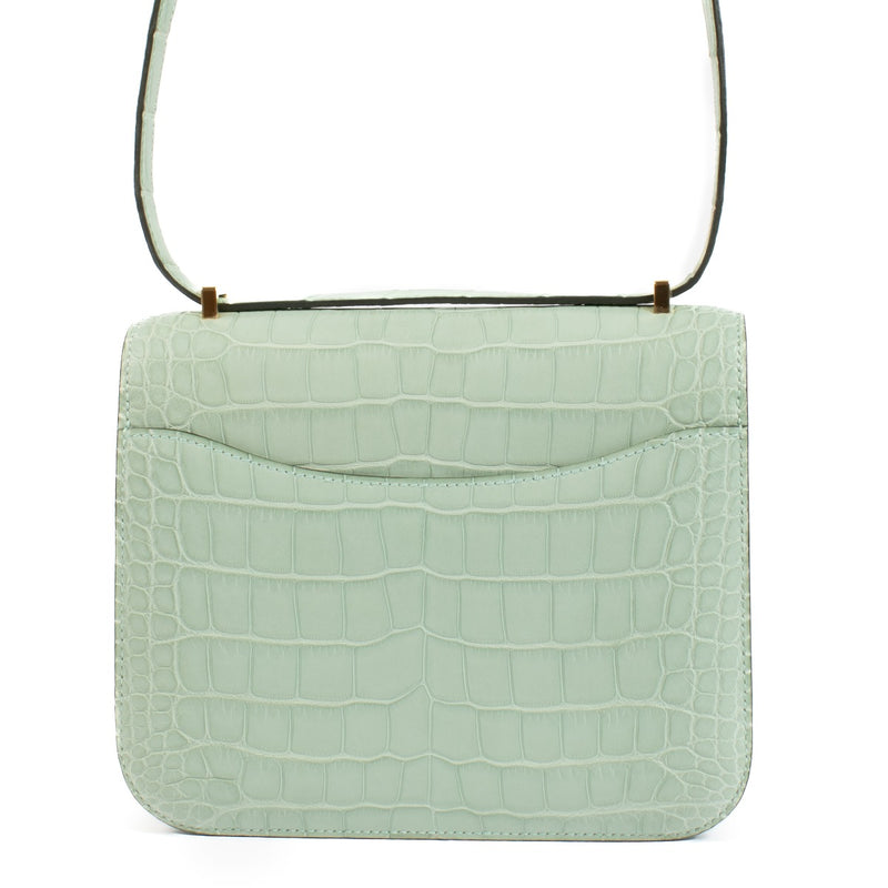Authentic second hand brand new Hermès Constance III Mini Vert d'Eau Matte Alligator GHW on www.labellov.com