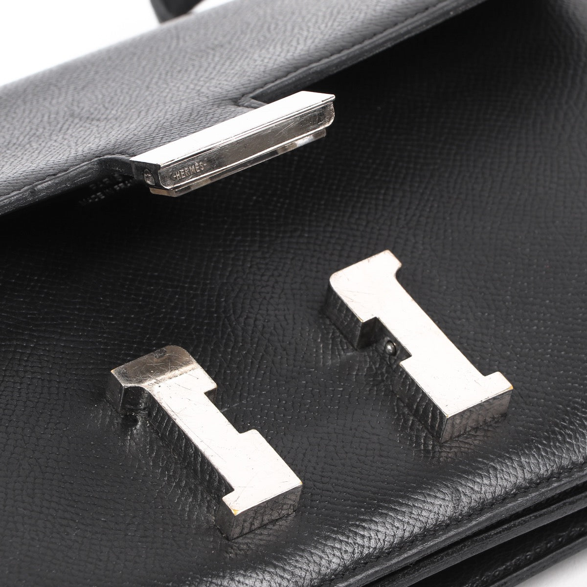 Shop all of your Hermes items in good condition at Labellov.com