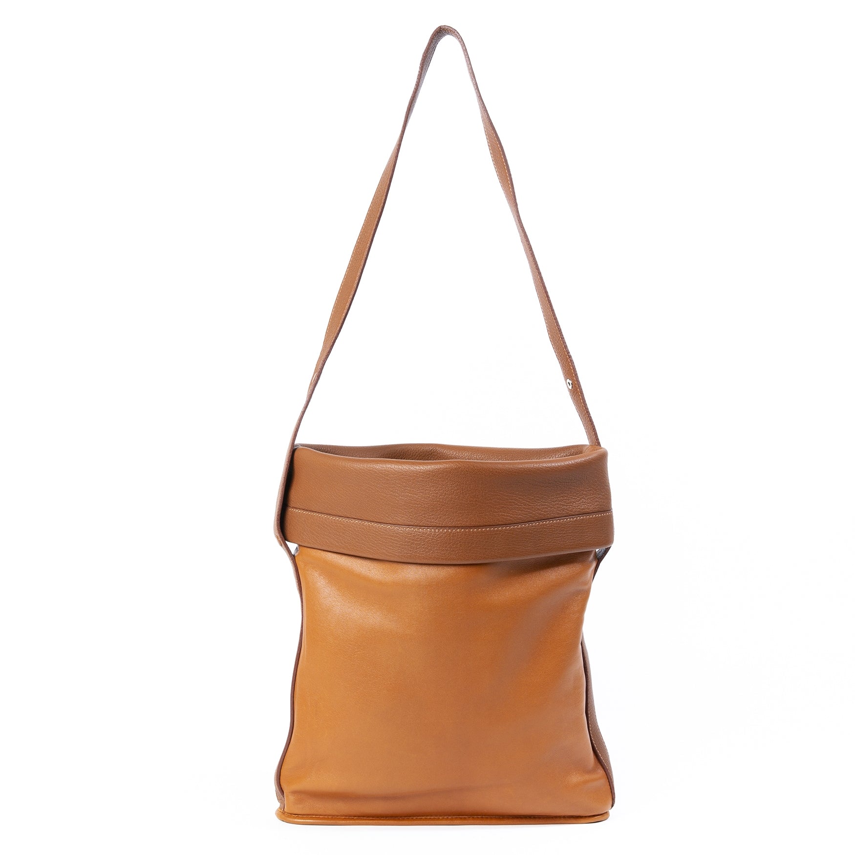 Hermès gold havre shoulder bag now for sale at labellov vintage fashion webshop belgium