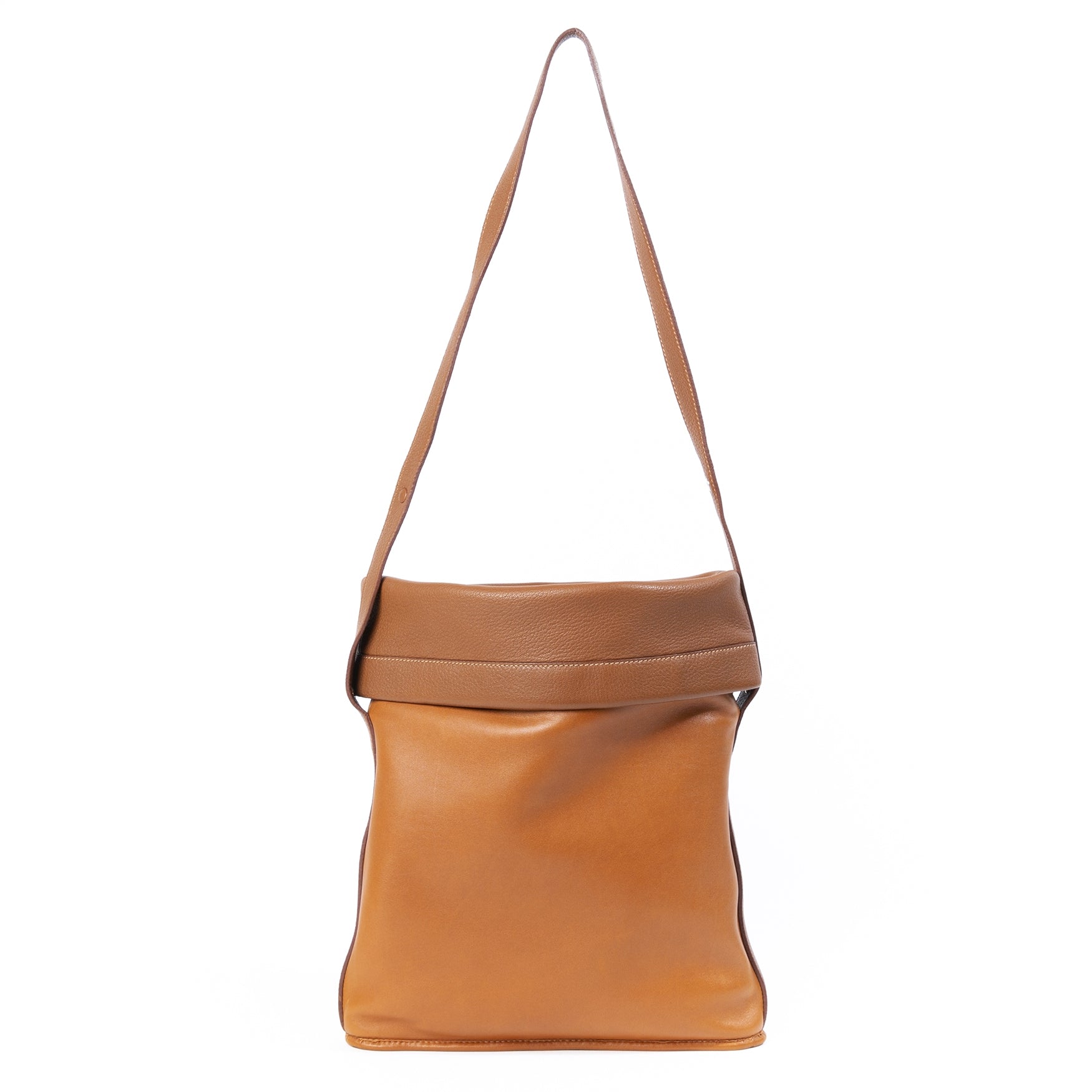 Hermès gold havre shoulder bag now for sale at labellov vintage fashion webshop belgium