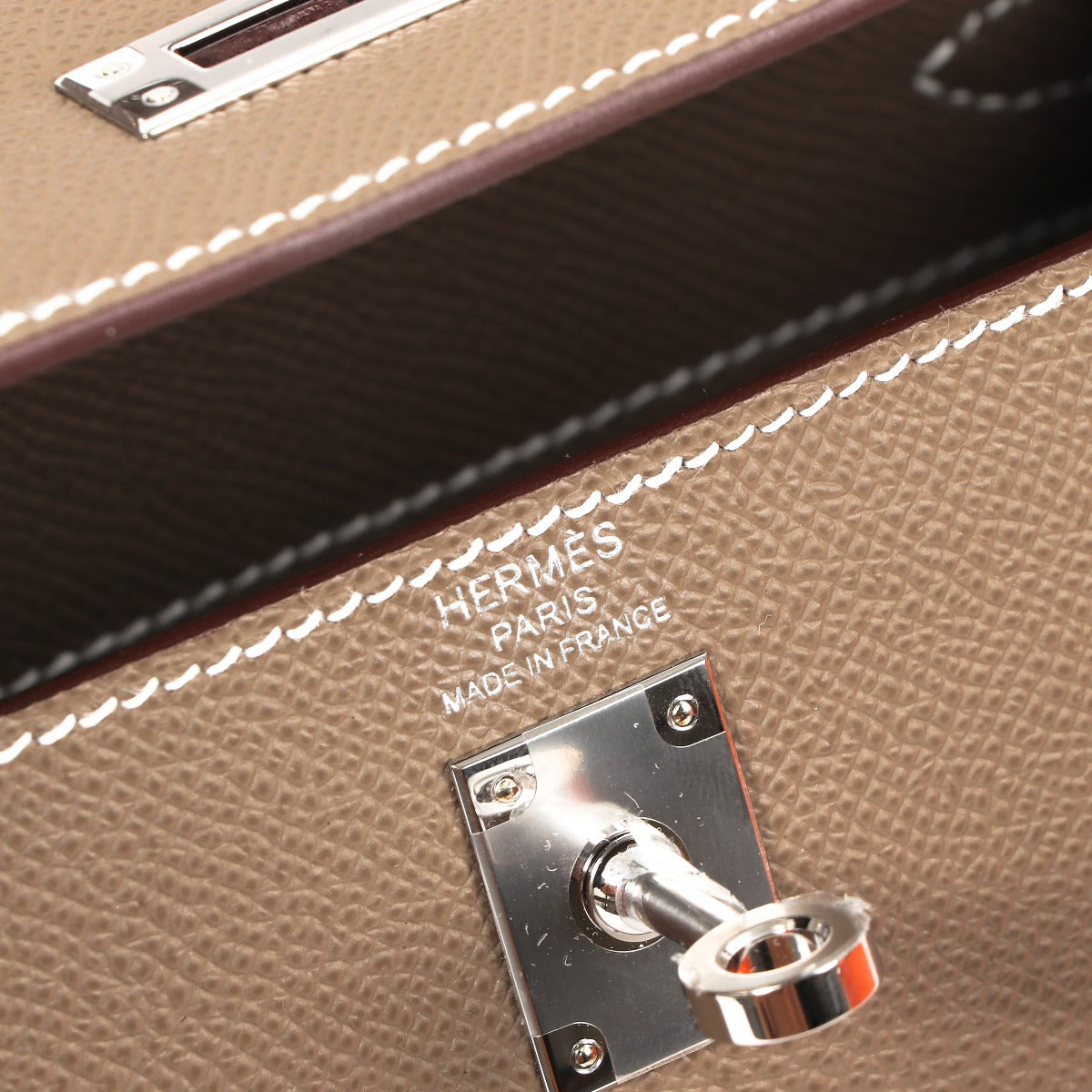Hermes kelly 25 logo stamp detail