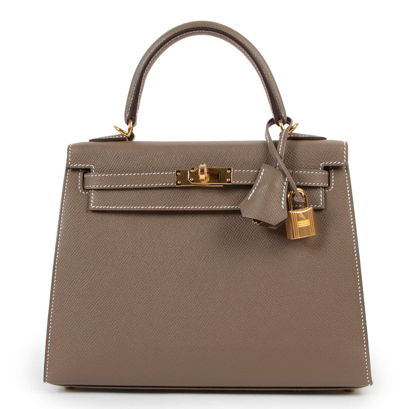 Hermès Kelly 25 Epsom Etoupe Sellier For the best price at Labellov specialised in luxury designer bags and accessories.