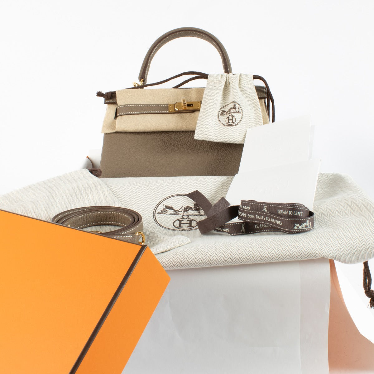 Hermès Kelly 25 Etoupe Togo GHW