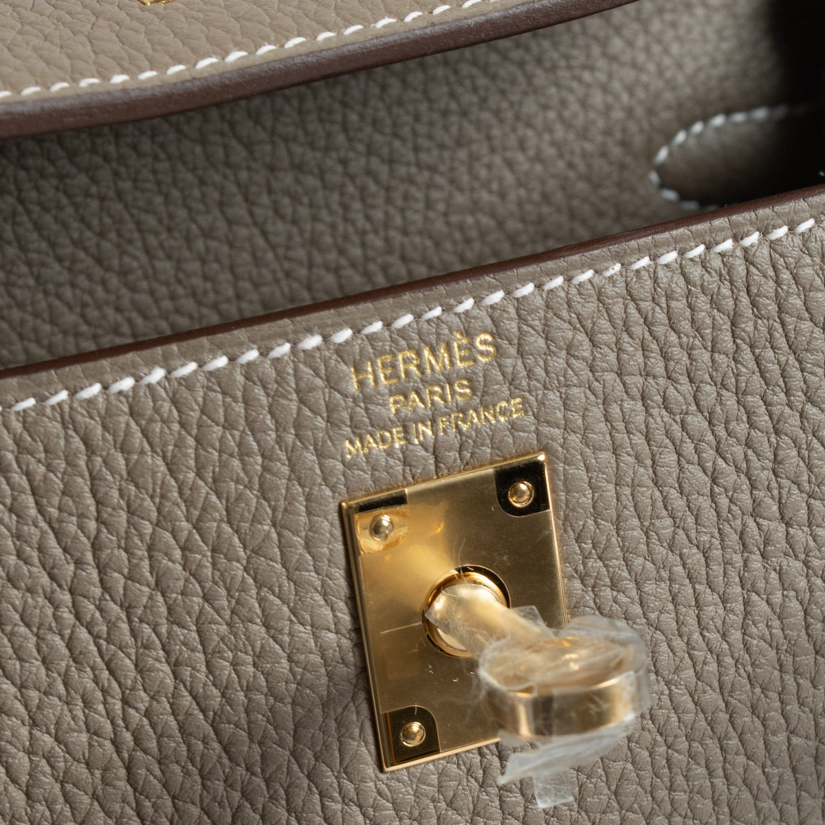 Hermès Kelly 25 Etoupe Togo GHW