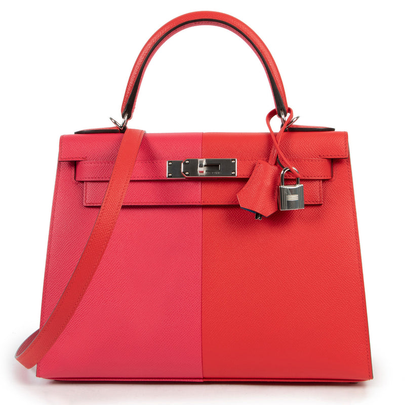 Hermès Kelly 28 Sellier Casaque Tri-Color Rouge Coeur Rose Extreme Bleu Zanzibar Epsom PHW aan de beste prijs bij Labellov tweedehands luxe in Antwerpen
